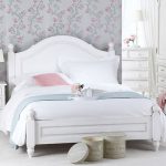 Shabby chic bed