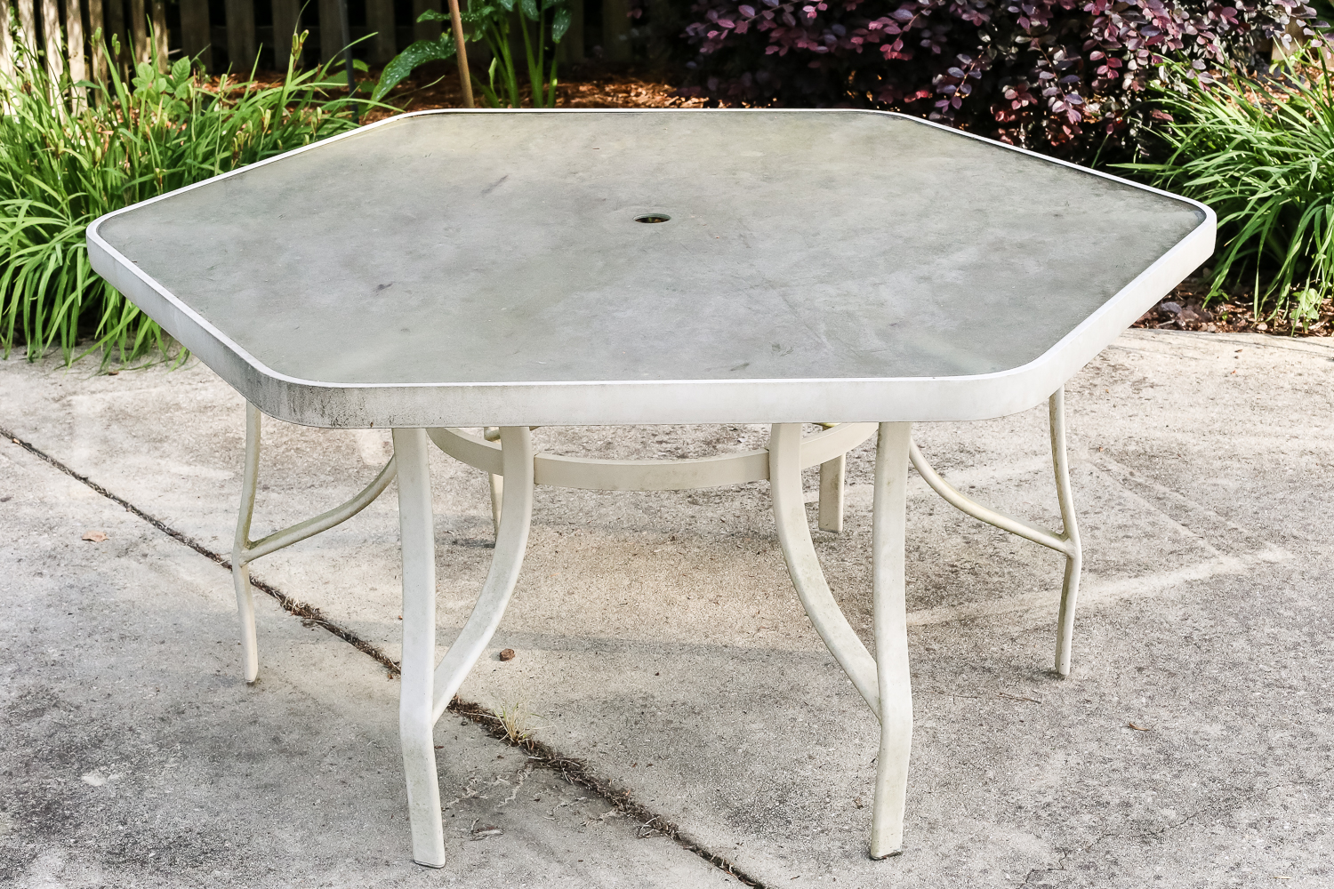 What You Must Consider done Before replacement glass for the patio table